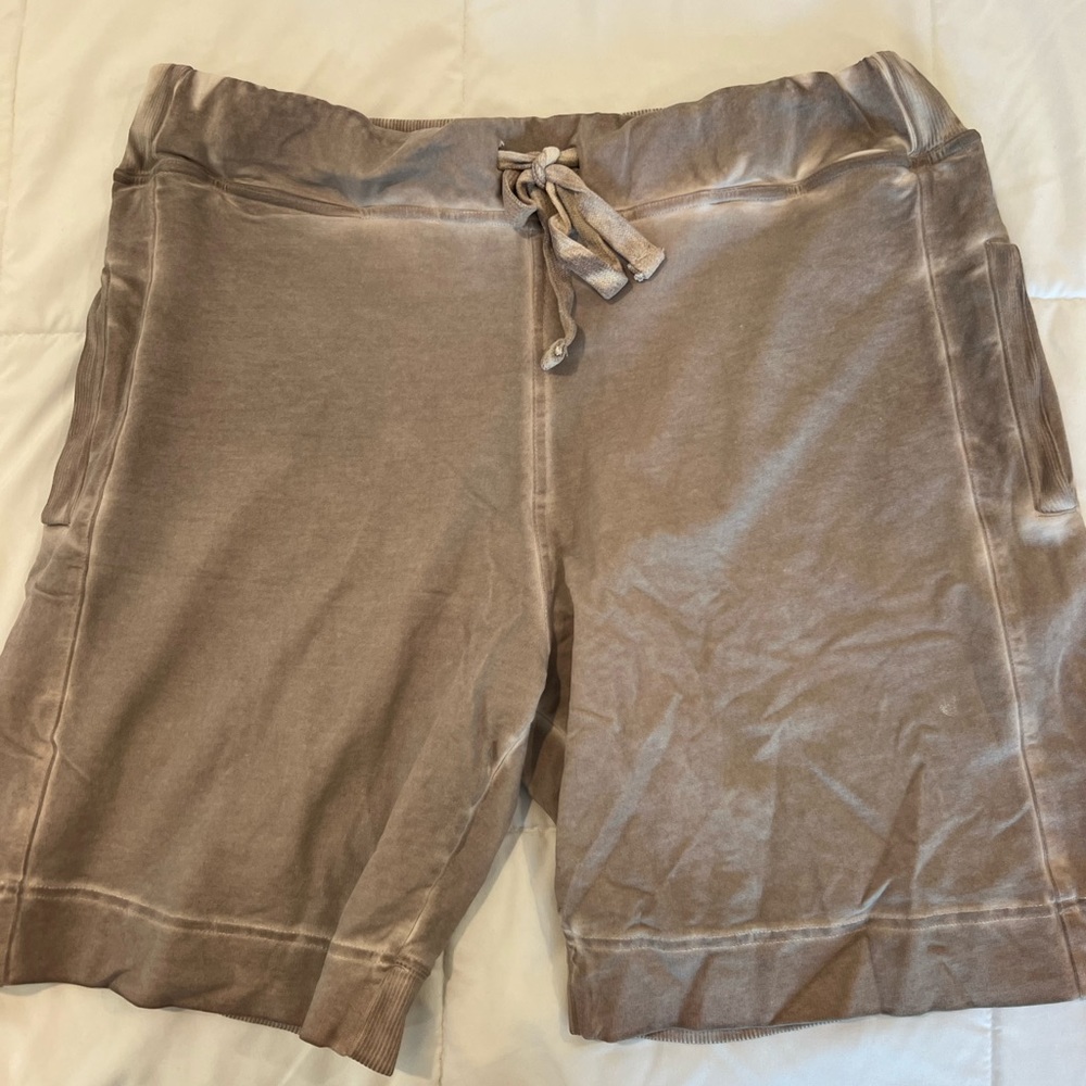 Athletic sweatshorts never worn